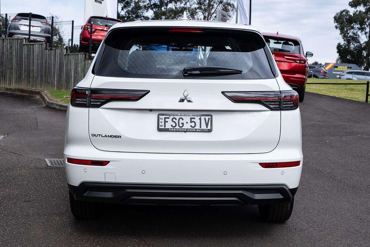 2025 Mitsubishi Outlander ES ZM