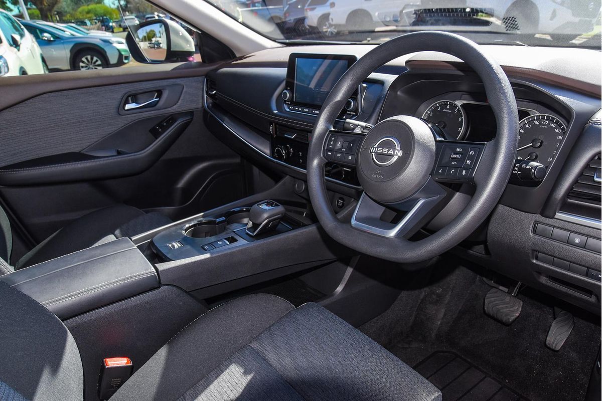 2024 Nissan X-TRAIL ST T33