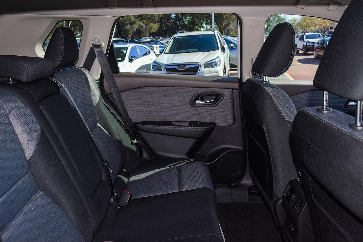 2024 Nissan X-TRAIL ST T33