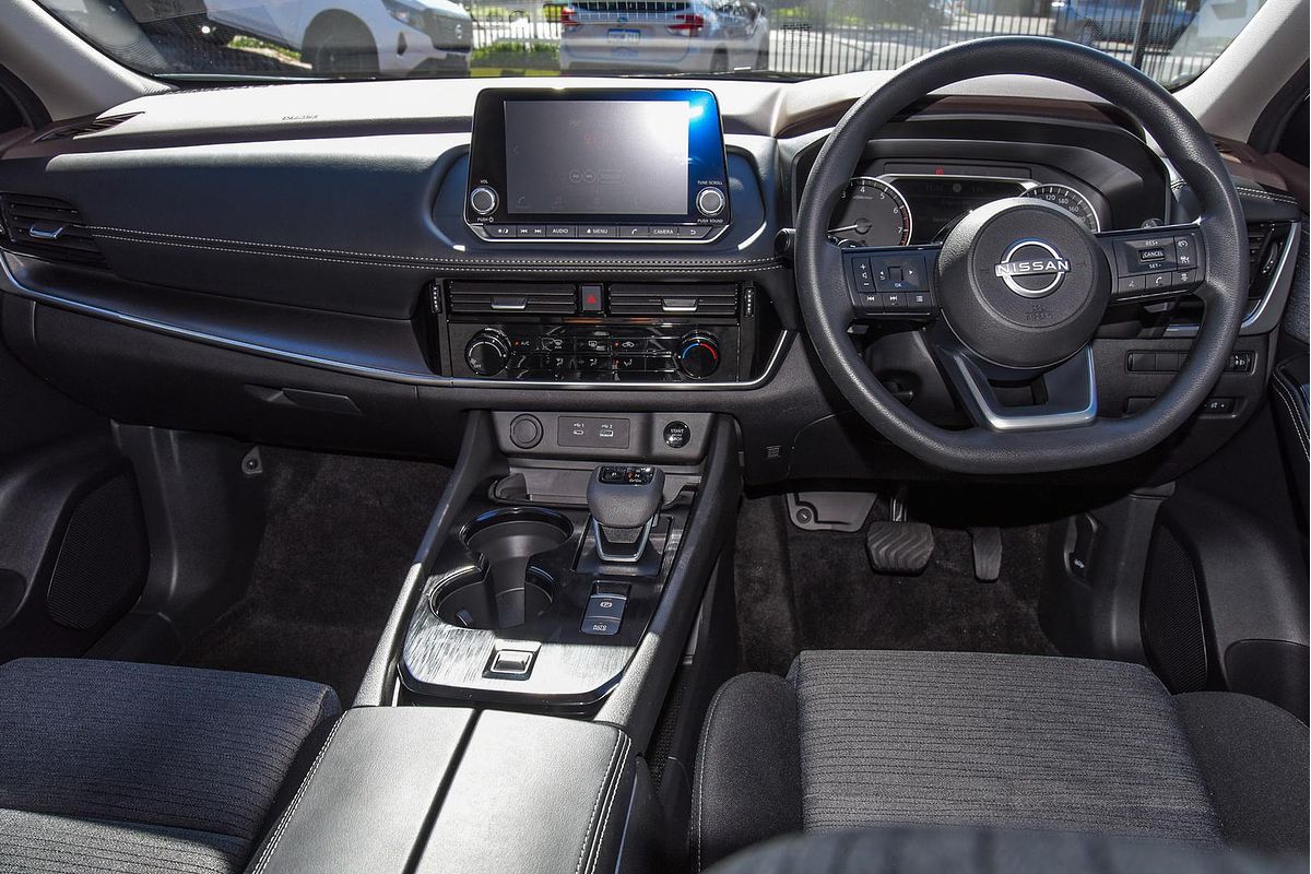2024 Nissan X-TRAIL ST T33