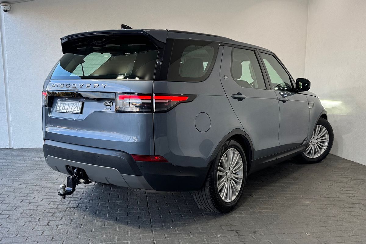 2019 Land Rover Discovery SD6 SE Series 5