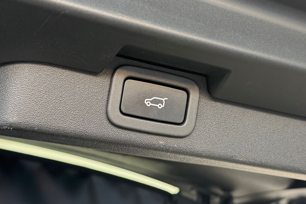2019 Land Rover Discovery SD6 SE Series 5