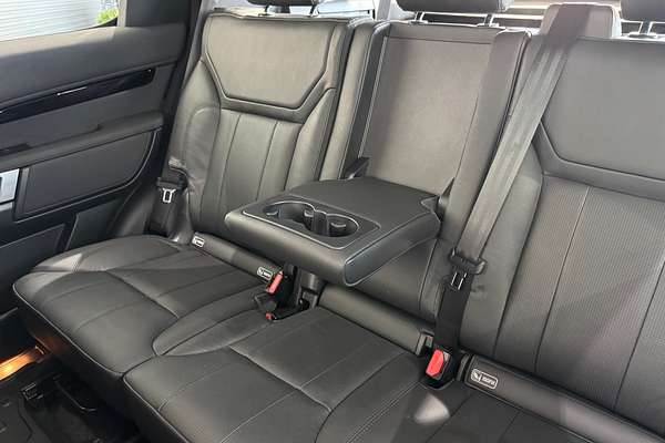 2019 Land Rover Discovery SD6 SE Series 5