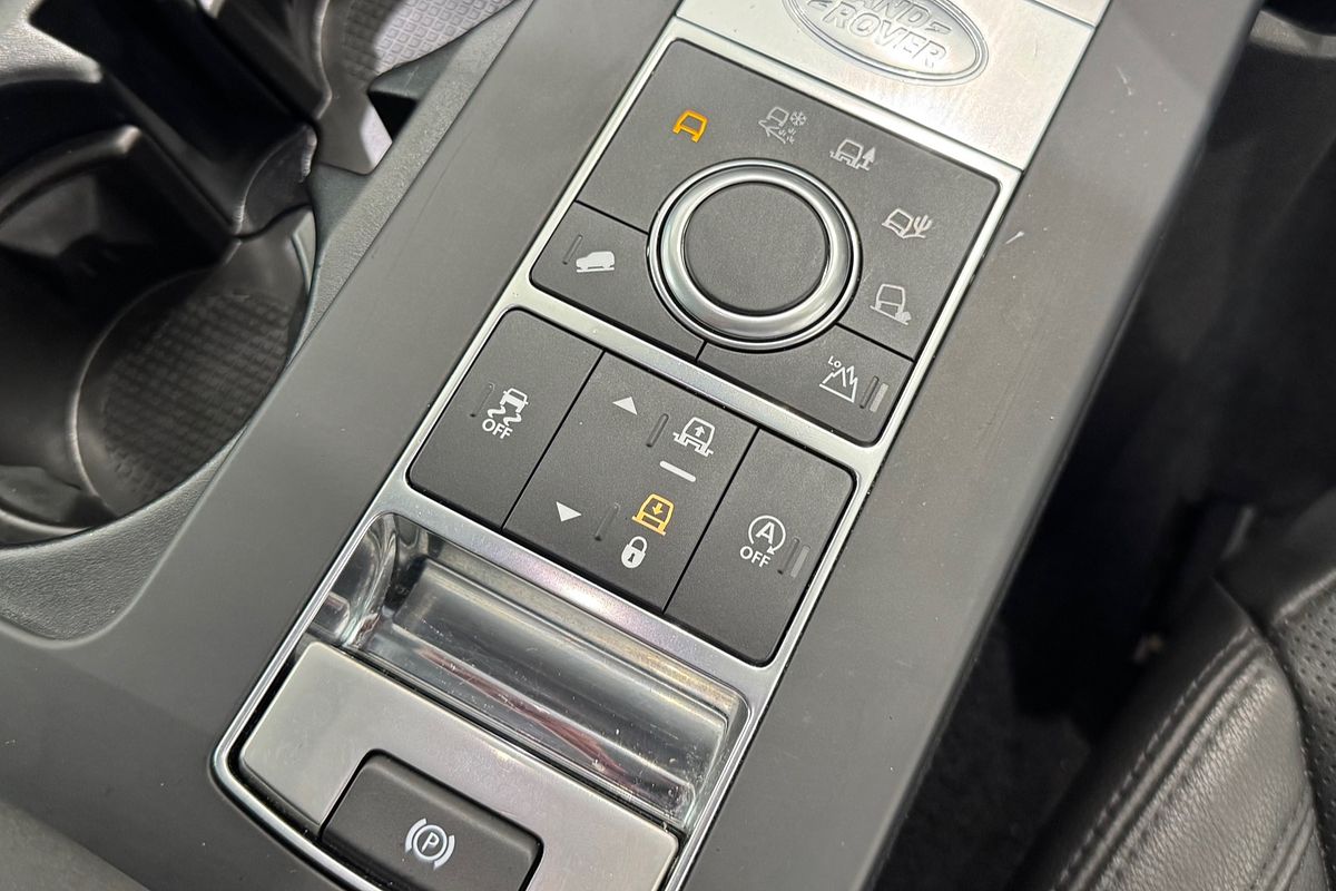2019 Land Rover Discovery SD6 SE Series 5