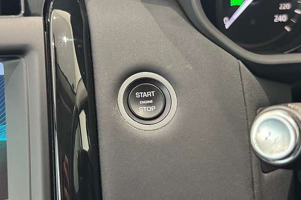 2019 Land Rover Discovery SD6 SE Series 5