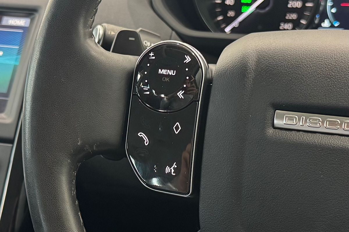 2019 Land Rover Discovery SD6 SE Series 5