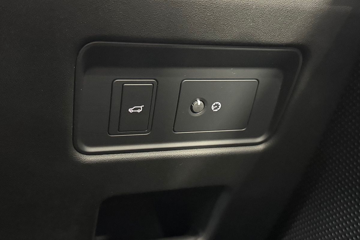 2019 Land Rover Discovery SD6 SE Series 5