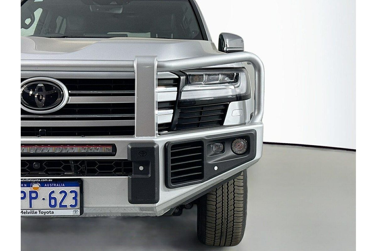 2022 Toyota Landcruiser Sahara FJA300R