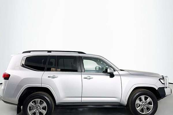 2022 Toyota Landcruiser Sahara FJA300R