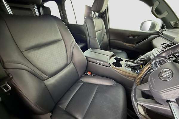 2022 Toyota Landcruiser Sahara FJA300R