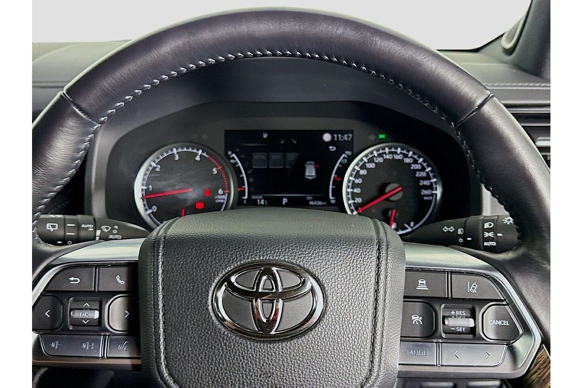 2022 Toyota Landcruiser Sahara FJA300R