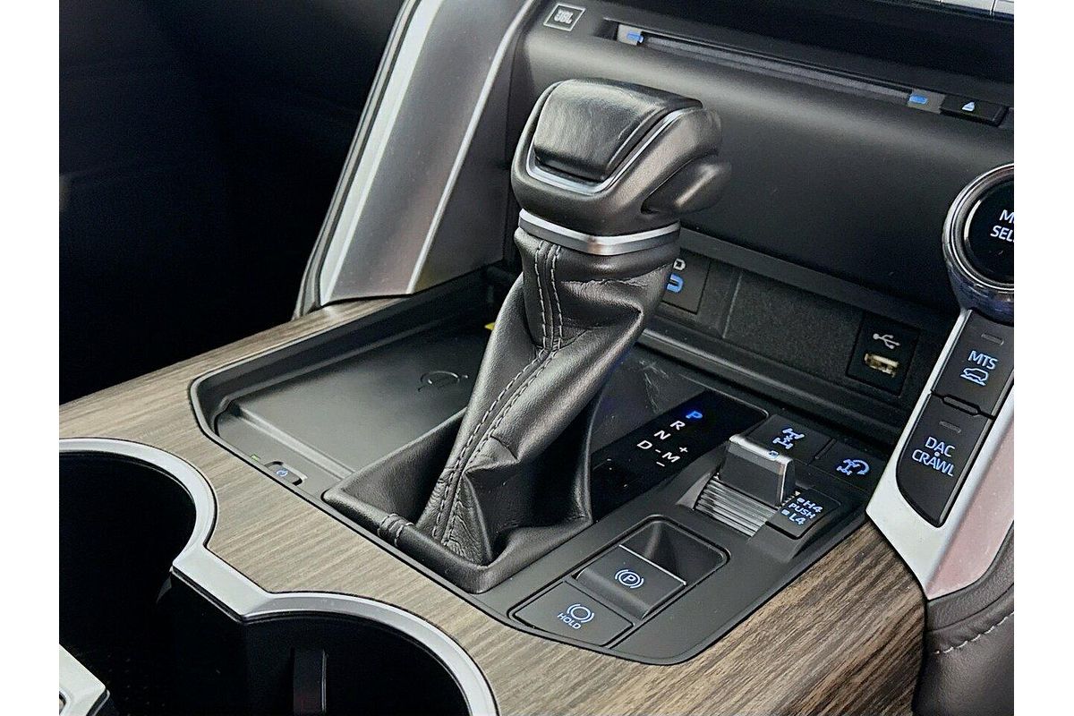 2022 Toyota Landcruiser Sahara FJA300R