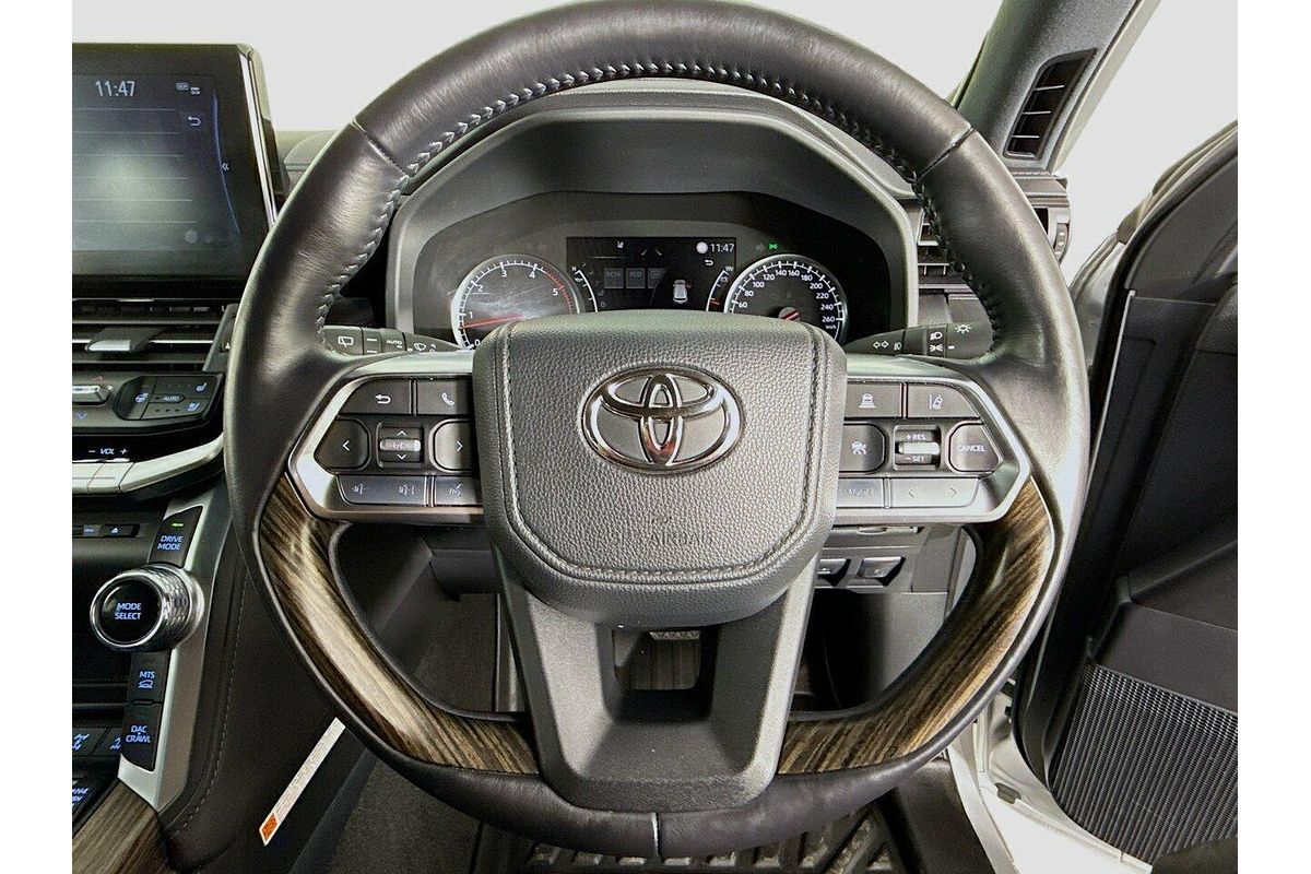2022 Toyota Landcruiser Sahara FJA300R