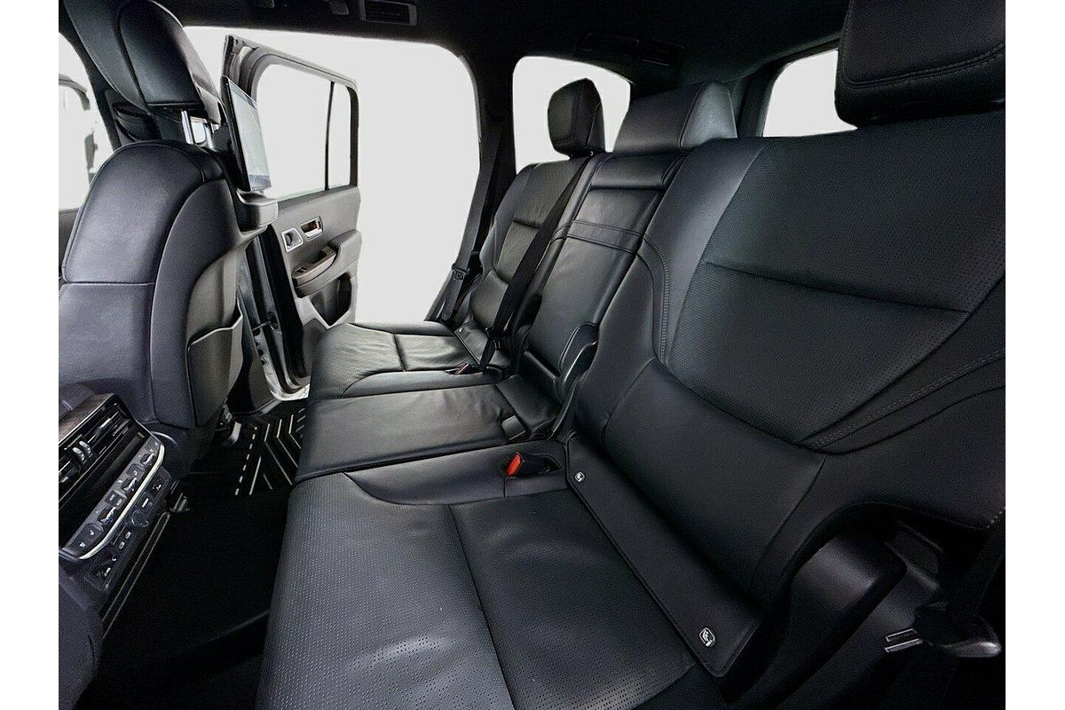 2022 Toyota Landcruiser Sahara FJA300R