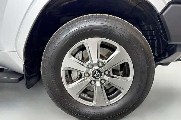 2022 Toyota Landcruiser Sahara FJA300R