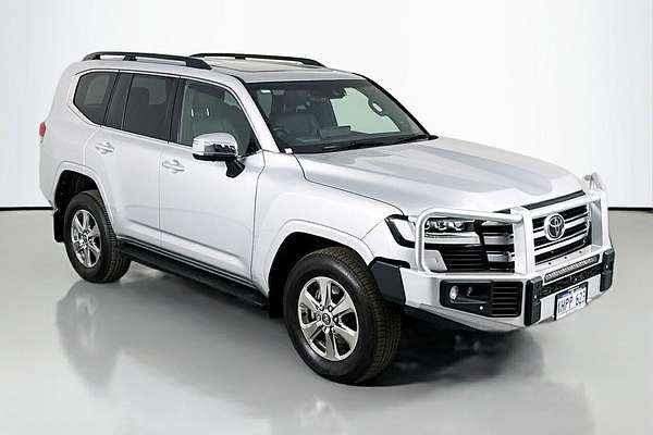 2022 Toyota Landcruiser Sahara FJA300R