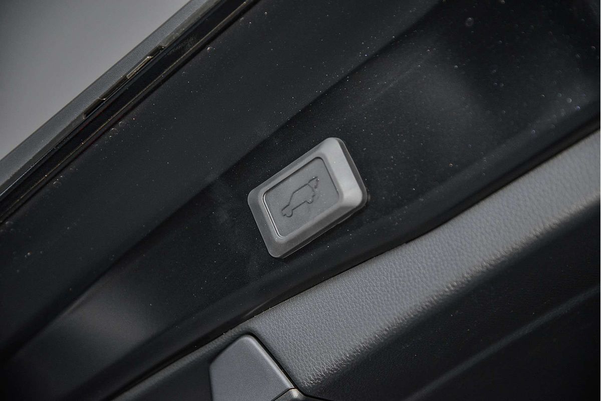 2025 Toyota RAV4 CRUISER (AWD) HYBRID AXAH54R