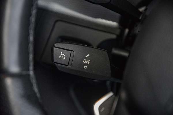 2011 BMW 3 Series 325i Exclusive Innovations E90