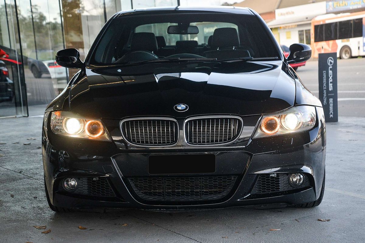 2011 BMW 3 Series 325i Exclusive Innovations E90