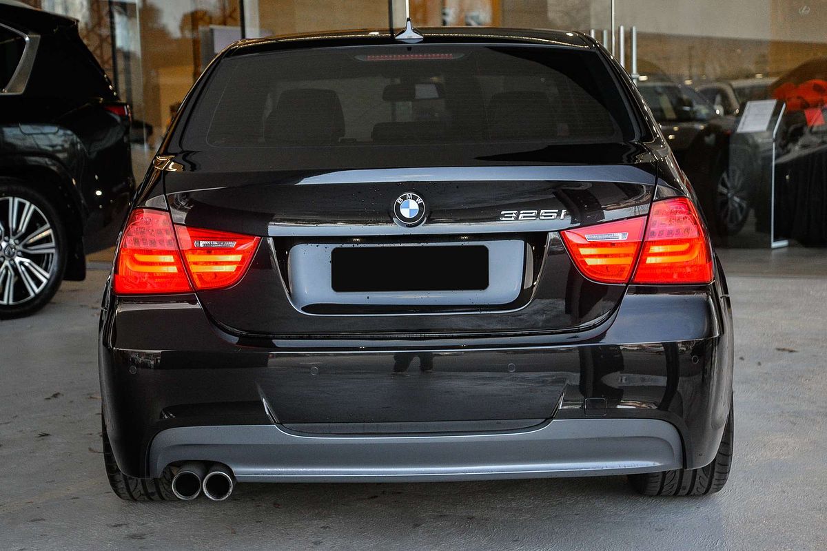 2011 BMW 3 Series 325i Exclusive Innovations E90