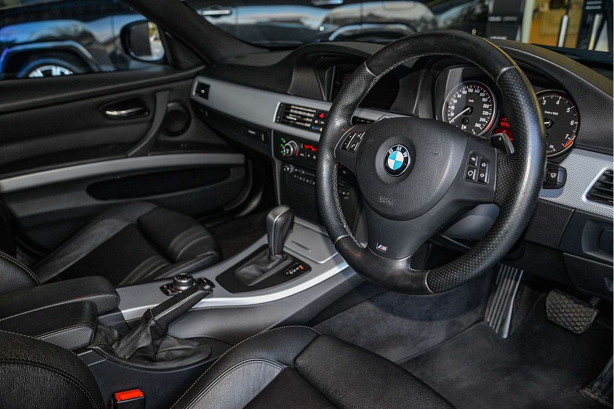 2011 BMW 3 Series 325i Exclusive Innovations E90