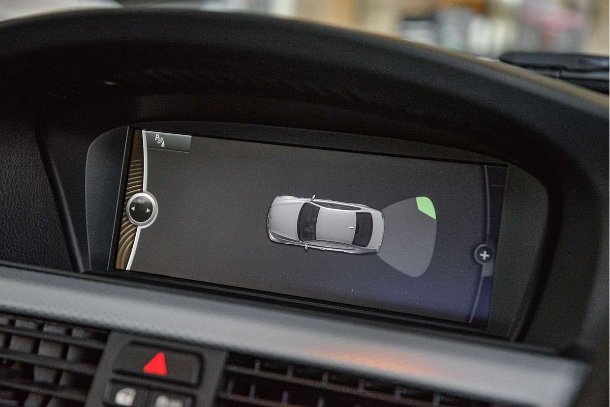 2011 BMW 3 Series 325i Exclusive Innovations E90