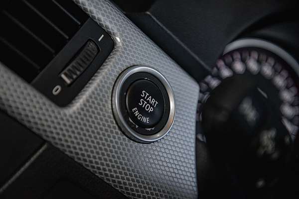 2011 BMW 3 Series 325i Exclusive Innovations E90