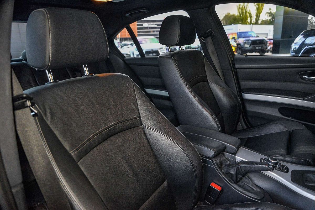 2011 BMW 3 Series 325i Exclusive Innovations E90