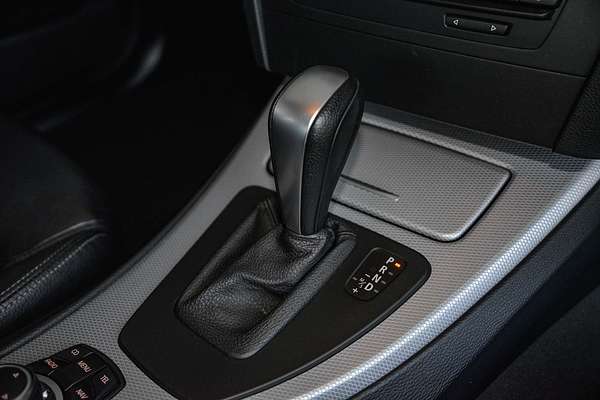2011 BMW 3 Series 325i Exclusive Innovations E90
