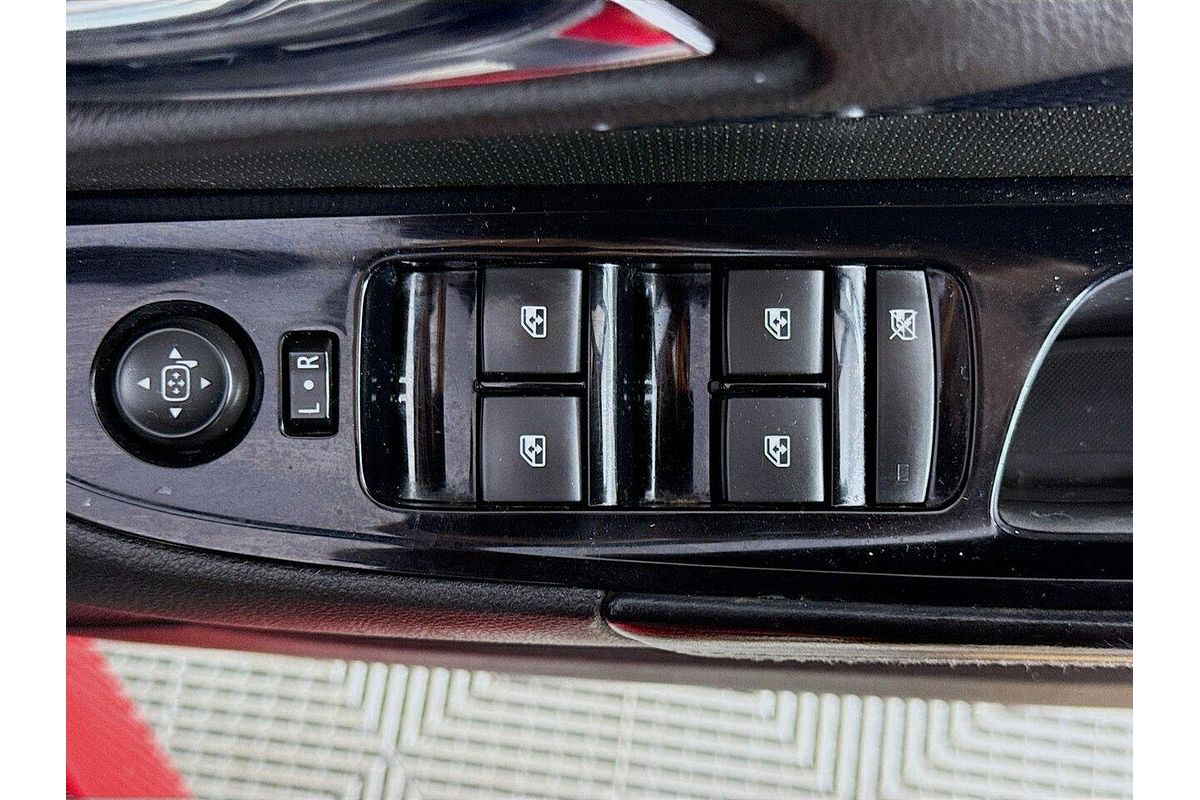 2015 Holden COMMODORE                COMMODORE SS-V REDLINE VF II