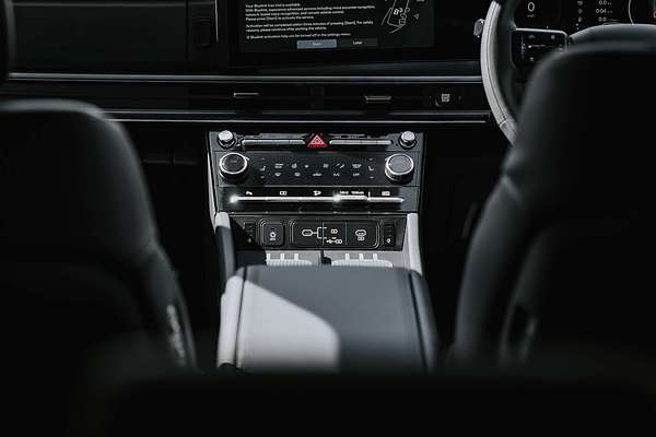 2025 Hyundai Santa Fe Hybrid Calligraphy MX5.V1