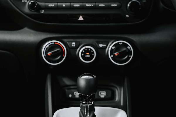 2025 Hyundai Venue Active QX.V5