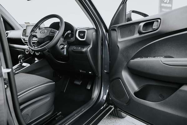 2025 Hyundai Venue Active QX.V5