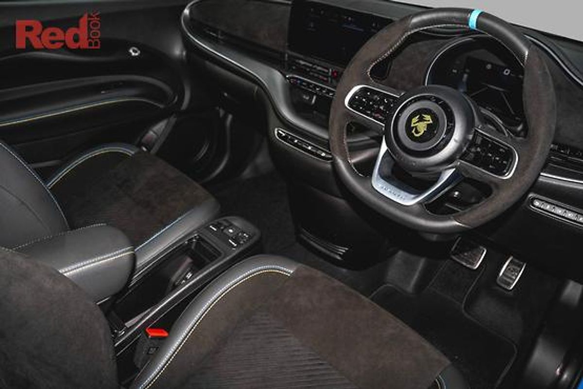 2025 Abarth 500e Turismo