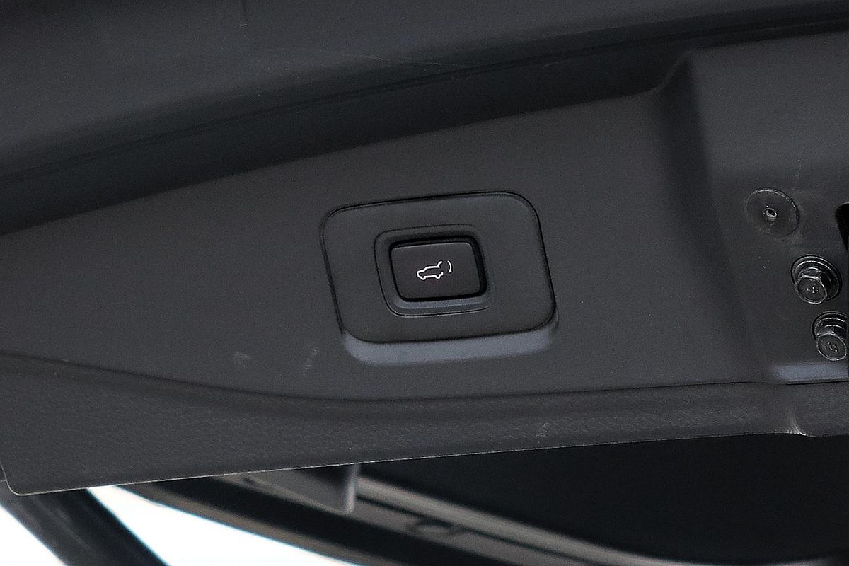 2023 Isuzu MU-X LS-U