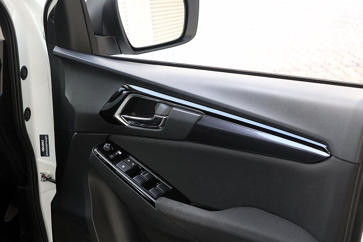 2023 Isuzu MU-X LS-U