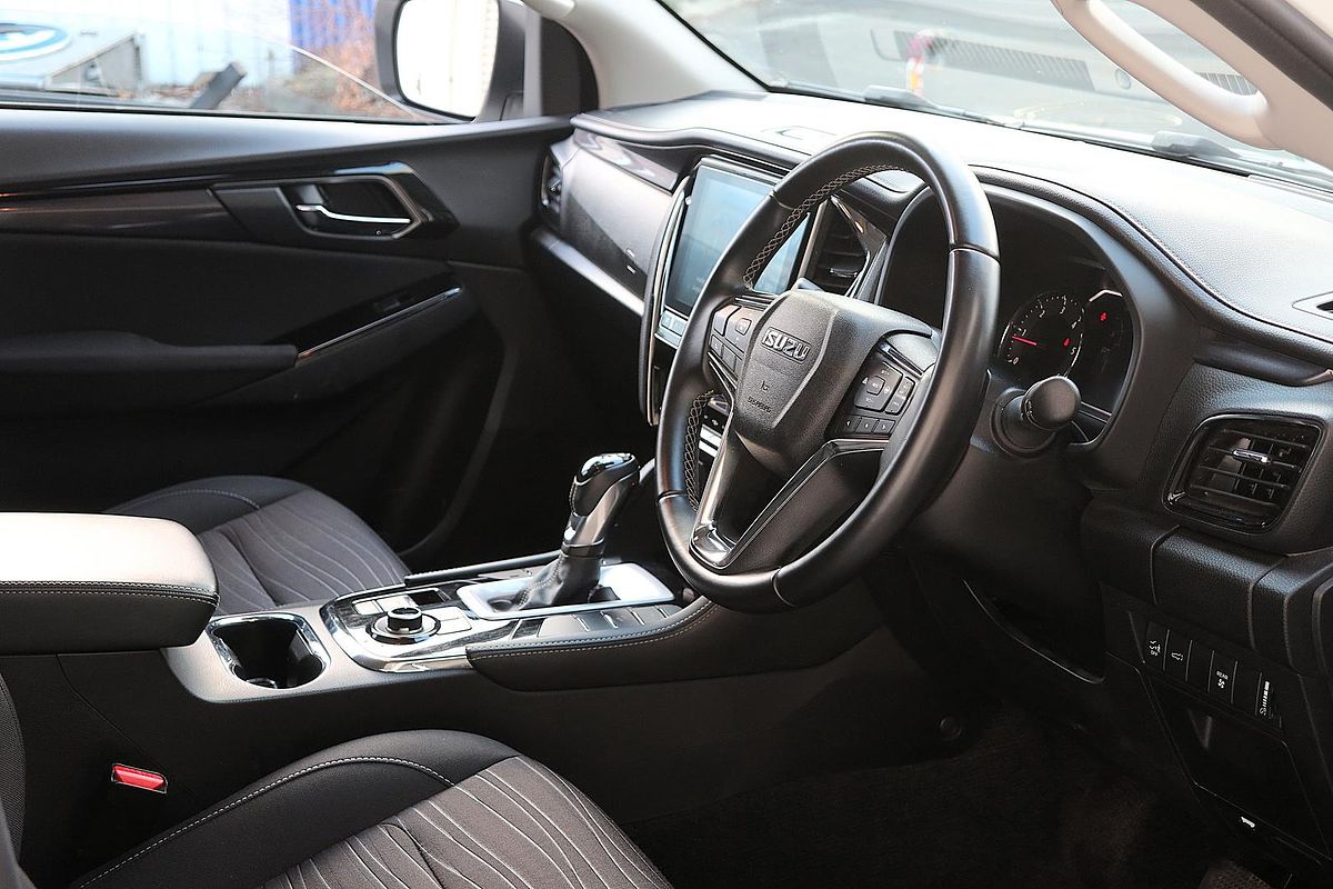 2023 Isuzu MU-X LS-U