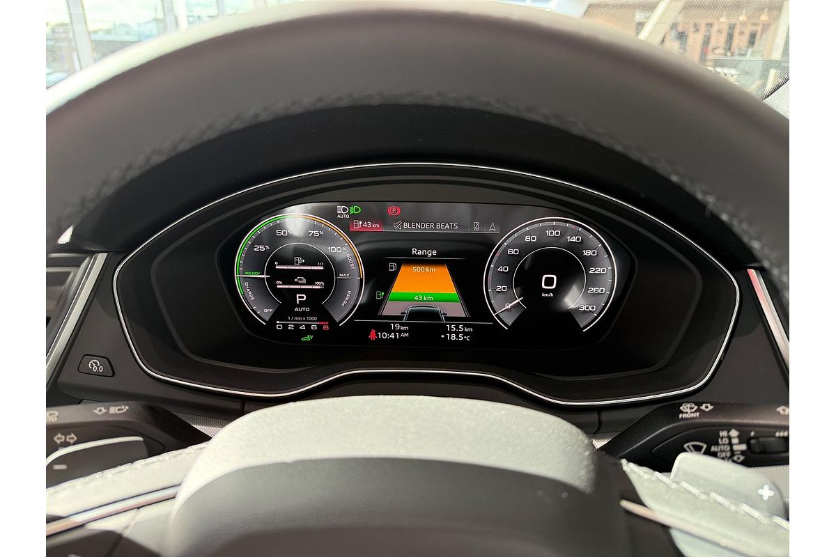 2025 Audi Q5 55 TFSI e S line FY