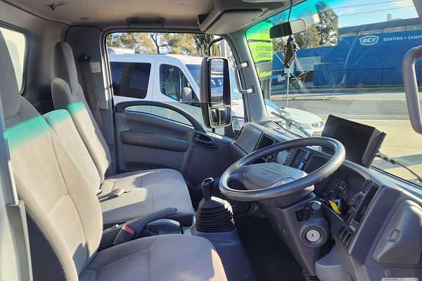 2010 Isuzu N Series NNR 200  4x2