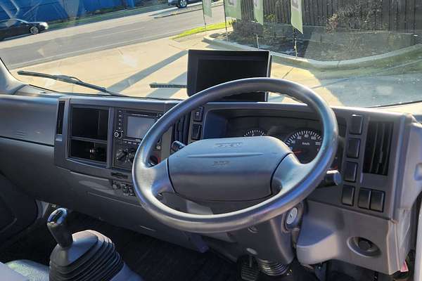 2010 Isuzu N Series NNR 200  4x2