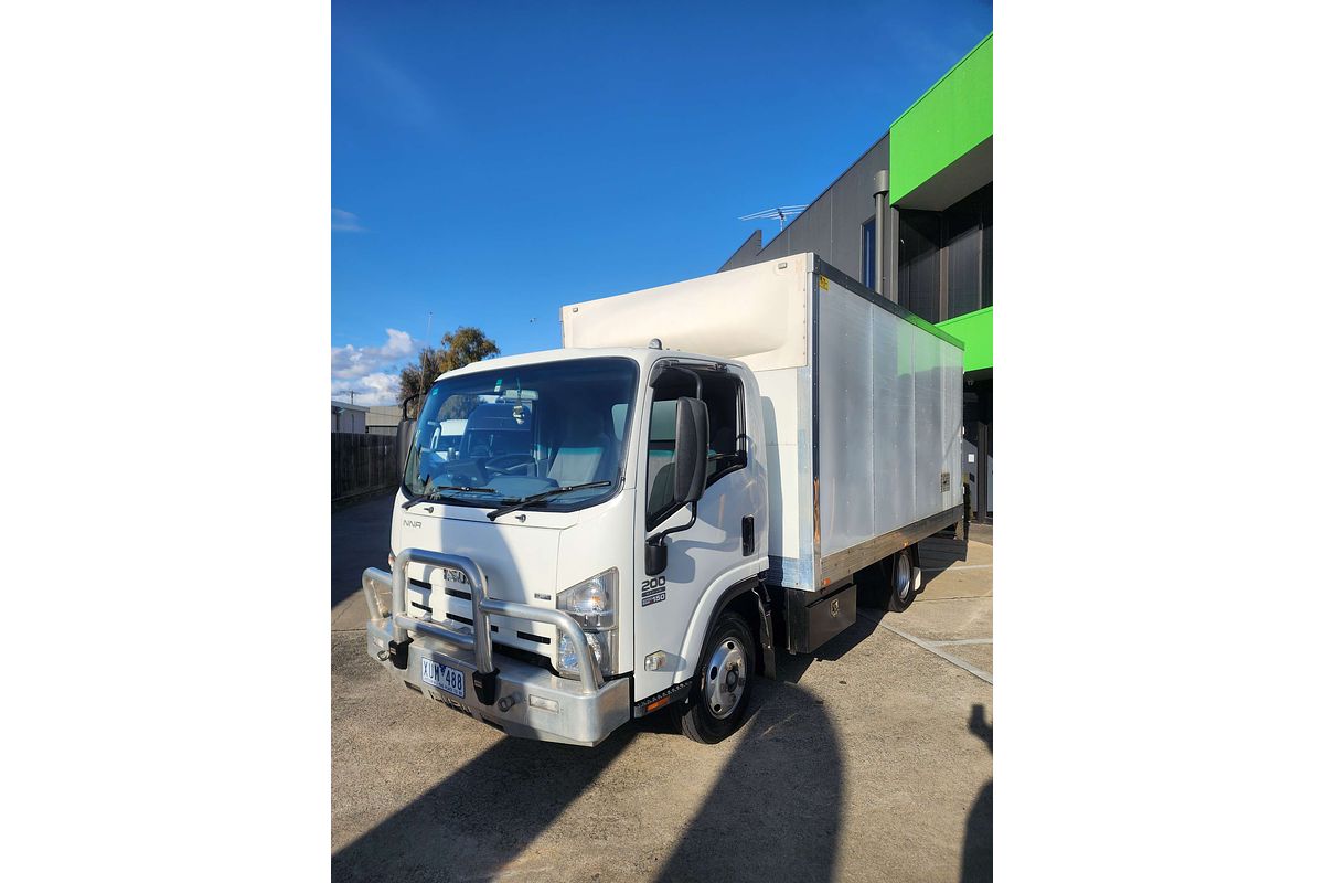2010 Isuzu N Series NNR 200  4x2