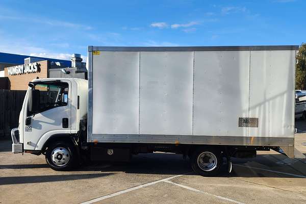 2010 Isuzu N Series NNR 200  4x2