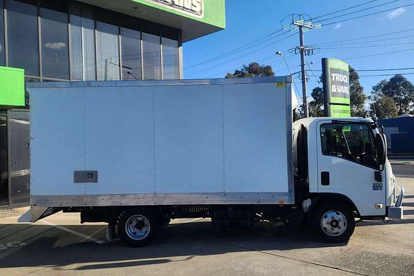 2010 Isuzu N Series NNR 200  4x2
