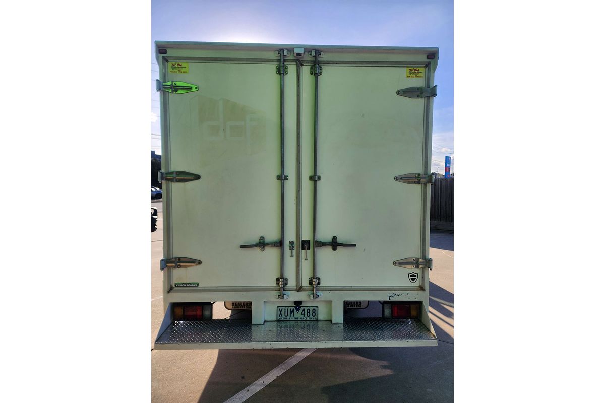 2010 Isuzu N Series NNR 200  4x2