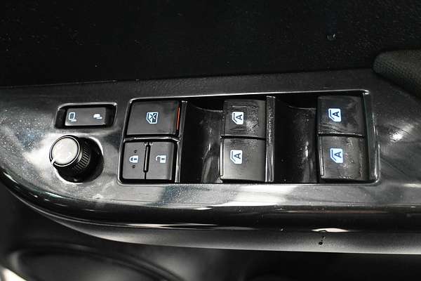 2020 Toyota Hilux SR5 GUN126R 4X4