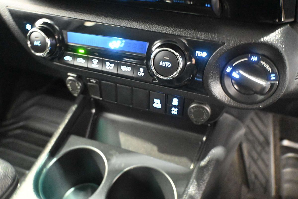2020 Toyota Hilux SR5 GUN126R 4X4