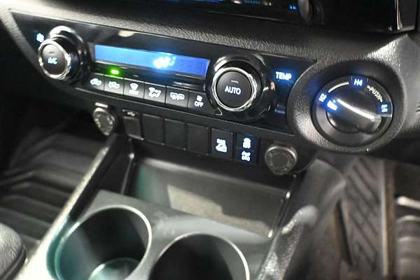 2020 Toyota Hilux SR5 GUN126R 4X4