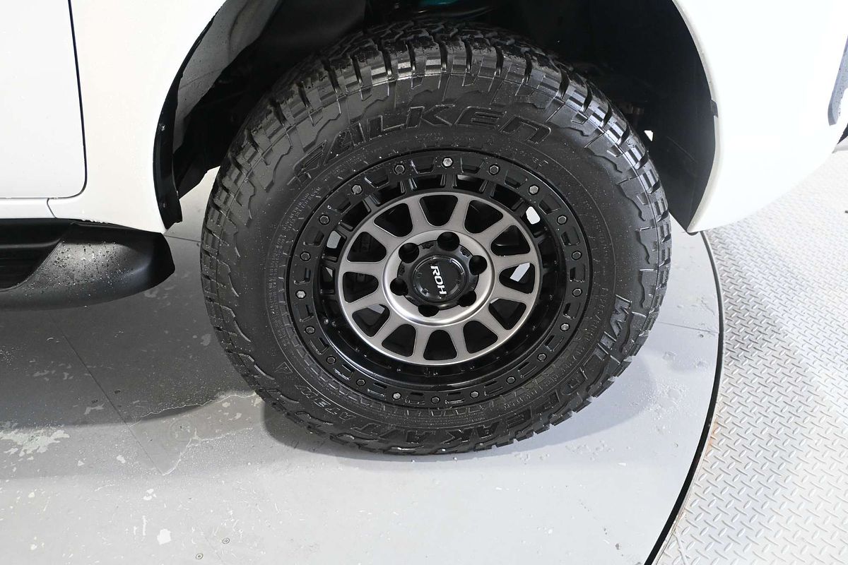 2020 Toyota Hilux SR5 GUN126R 4X4