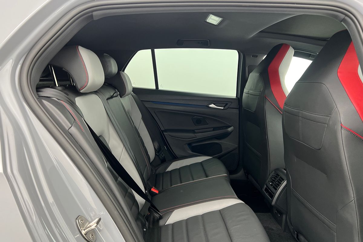 2024 Volkswagen Golf GTI 8