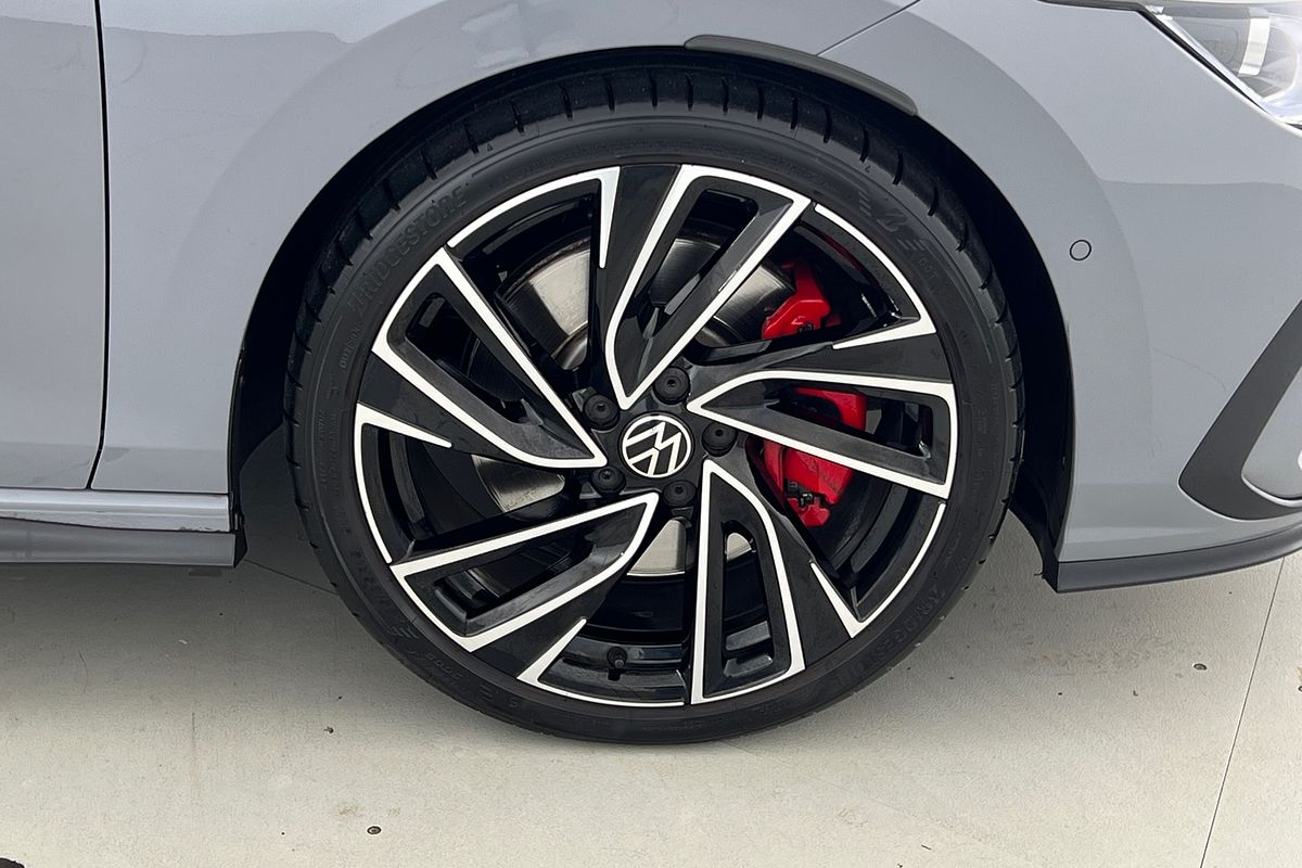 2024 Volkswagen Golf GTI 8